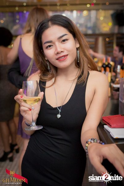 Gold & Glam New Year's Eve at VOGUE Lounge Bangkok — photo 77