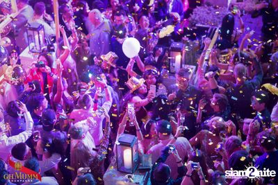 Gold & Glam New Year's Eve at VOGUE Lounge Bangkok — photo 124