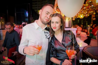 Gold & Glam New Year's Eve at VOGUE Lounge Bangkok — photo 171