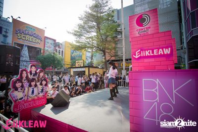 Mini concert BNK48 at Centerpoint of Siam Square — photo 5