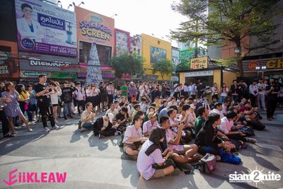 Mini concert BNK48 at Centerpoint of Siam Square — photo 37
