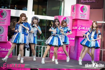 Mini concert BNK48 at Centerpoint of Siam Square — photo 40