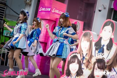 Mini concert BNK48 at Centerpoint of Siam Square — photo 43