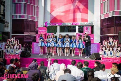 Mini concert BNK48 at Centerpoint of Siam Square — photo 62