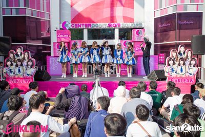 Mini concert BNK48 at Centerpoint of Siam Square — photo 65