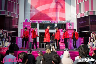 Mini concert BNK48 at Centerpoint of Siam Square — photo 84