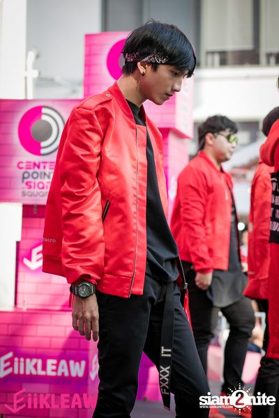 Mini concert BNK48 at Centerpoint of Siam Square — photo 93