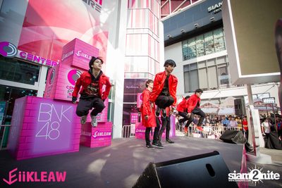 Mini concert BNK48 at Centerpoint of Siam Square — photo 94