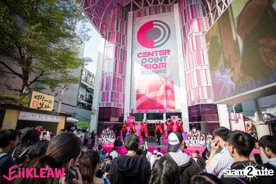 Mini concert BNK48 at Centerpoint of Siam Square — photo 98