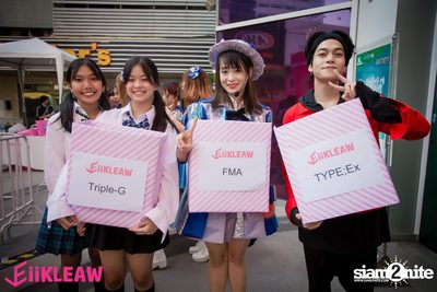 Mini concert BNK48 at Centerpoint of Siam Square — photo 109
