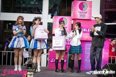 Mini concert BNK48 at Centerpoint of Siam Square — photo 112