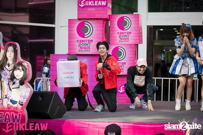 Mini concert BNK48 at Centerpoint of Siam Square — photo 114