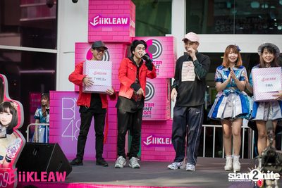 Mini concert BNK48 at Centerpoint of Siam Square — photo 115