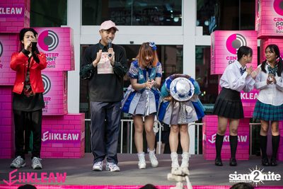 Mini concert BNK48 at Centerpoint of Siam Square — photo 132