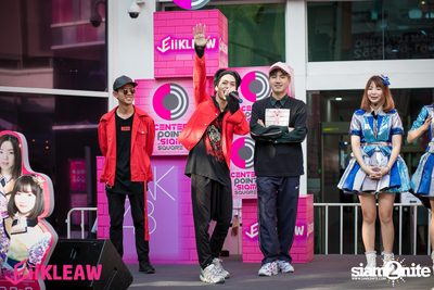 Mini concert BNK48 at Centerpoint of Siam Square — photo 136