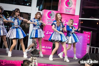 Mini concert BNK48 at Centerpoint of Siam Square — photo 149