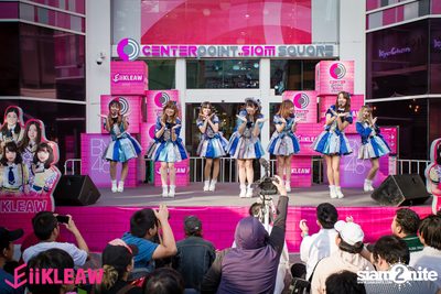 Mini concert BNK48 at Centerpoint of Siam Square — photo 152