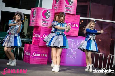 Mini concert BNK48 at Centerpoint of Siam Square — photo 154