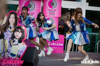 Mini concert BNK48 at Centerpoint of Siam Square — photo 156