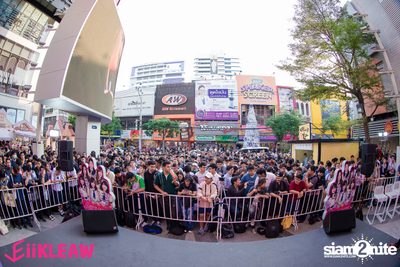 Mini concert BNK48 at Centerpoint of Siam Square — photo 214