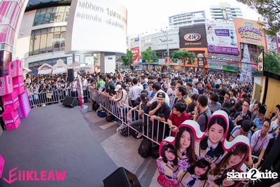 Mini concert BNK48 at Centerpoint of Siam Square — photo 216