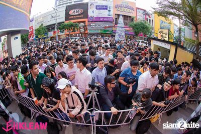 Mini concert BNK48 at Centerpoint of Siam Square — photo 218