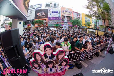 Mini concert BNK48 at Centerpoint of Siam Square — photo 219