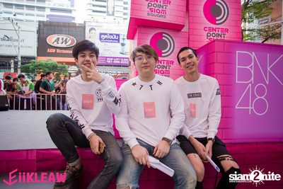 Mini concert BNK48 at Centerpoint of Siam Square — photo 222