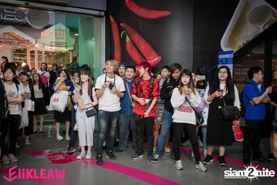Mini concert BNK48 at Centerpoint of Siam Square — photo 239
