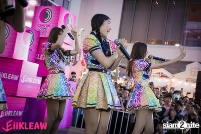 Mini concert BNK48 at Centerpoint of Siam Square — photo 248