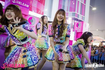 Mini concert BNK48 at Centerpoint of Siam Square — photo 252