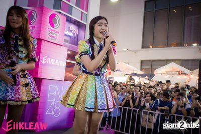 Mini concert BNK48 at Centerpoint of Siam Square — photo 262