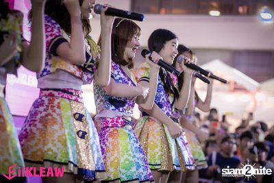 Mini concert BNK48 at Centerpoint of Siam Square — photo 272