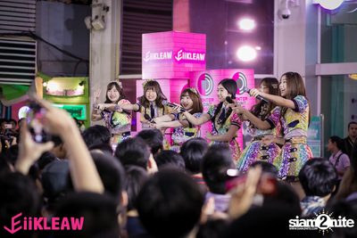 Mini concert BNK48 at Centerpoint of Siam Square — photo 274
