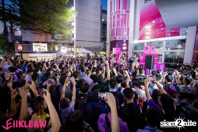 Mini concert BNK48 at Centerpoint of Siam Square — photo 278