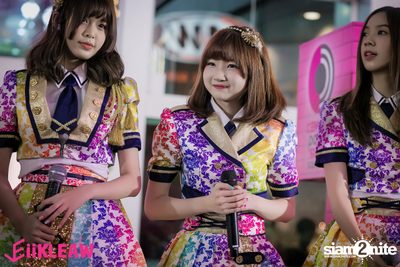 Mini concert BNK48 at Centerpoint of Siam Square — photo 281