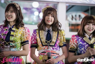 Mini concert BNK48 at Centerpoint of Siam Square — photo 283