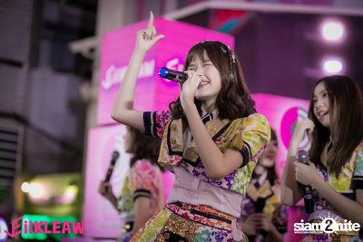 Mini concert BNK48 at Centerpoint of Siam Square — photo 295