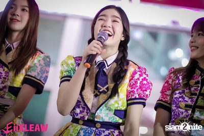 Mini concert BNK48 at Centerpoint of Siam Square — photo 306
