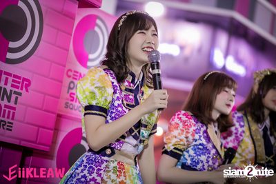 Mini concert BNK48 at Centerpoint of Siam Square — photo 309