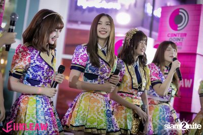 Mini concert BNK48 at Centerpoint of Siam Square — photo 326
