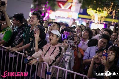 Mini concert BNK48 at Centerpoint of Siam Square — photo 327