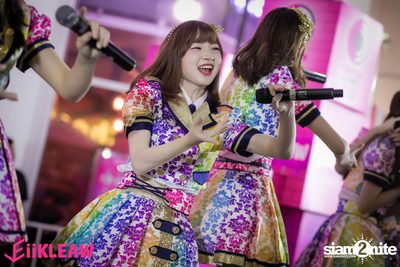 Mini concert BNK48 at Centerpoint of Siam Square — photo 328
