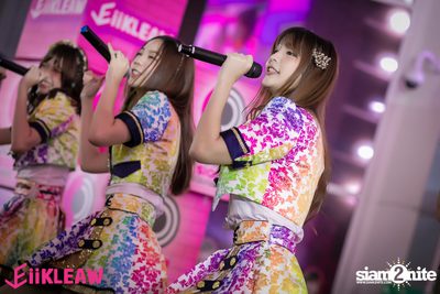 Mini concert BNK48 at Centerpoint of Siam Square — photo 337