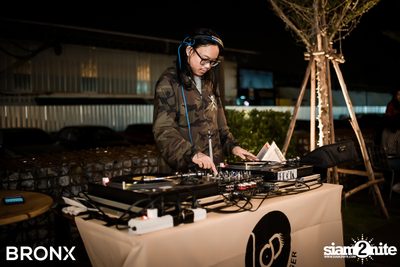 BRONX Grand Opening Party กับ Peck Palitchoke — photo 36