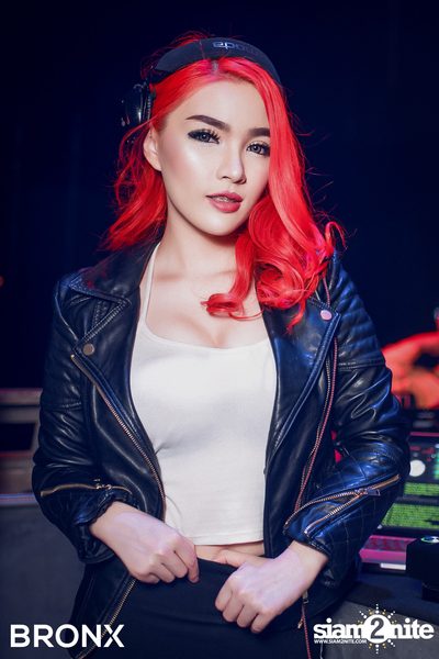 BRONX Grand Opening Party กับ Peck Palitchoke — photo 105
