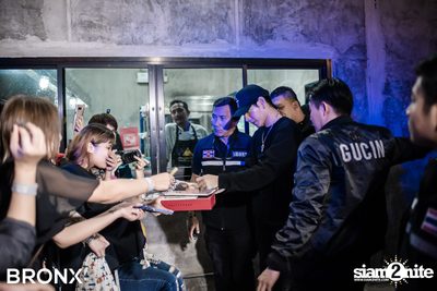 BRONX Grand Opening Party กับ Peck Palitchoke — photo 177