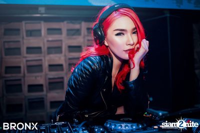 BRONX Grand Opening Party กับ Peck Palitchoke — photo 180