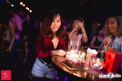Crush Wednesdays นำเสนอ DJ Hedspin ที่ เซ ลา วี — photo 13