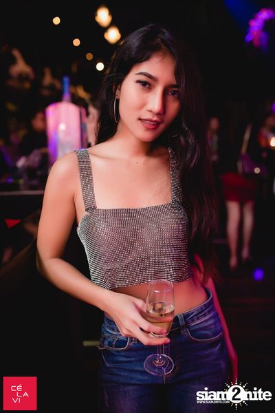 Crush Wednesdays นำเสนอ DJ Hedspin ที่ เซ ลา วี — photo 19